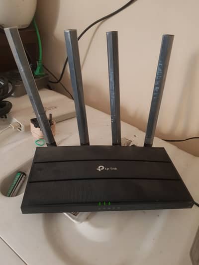 TP-Link WiFi Router – 4 Antennas – Good Condition
