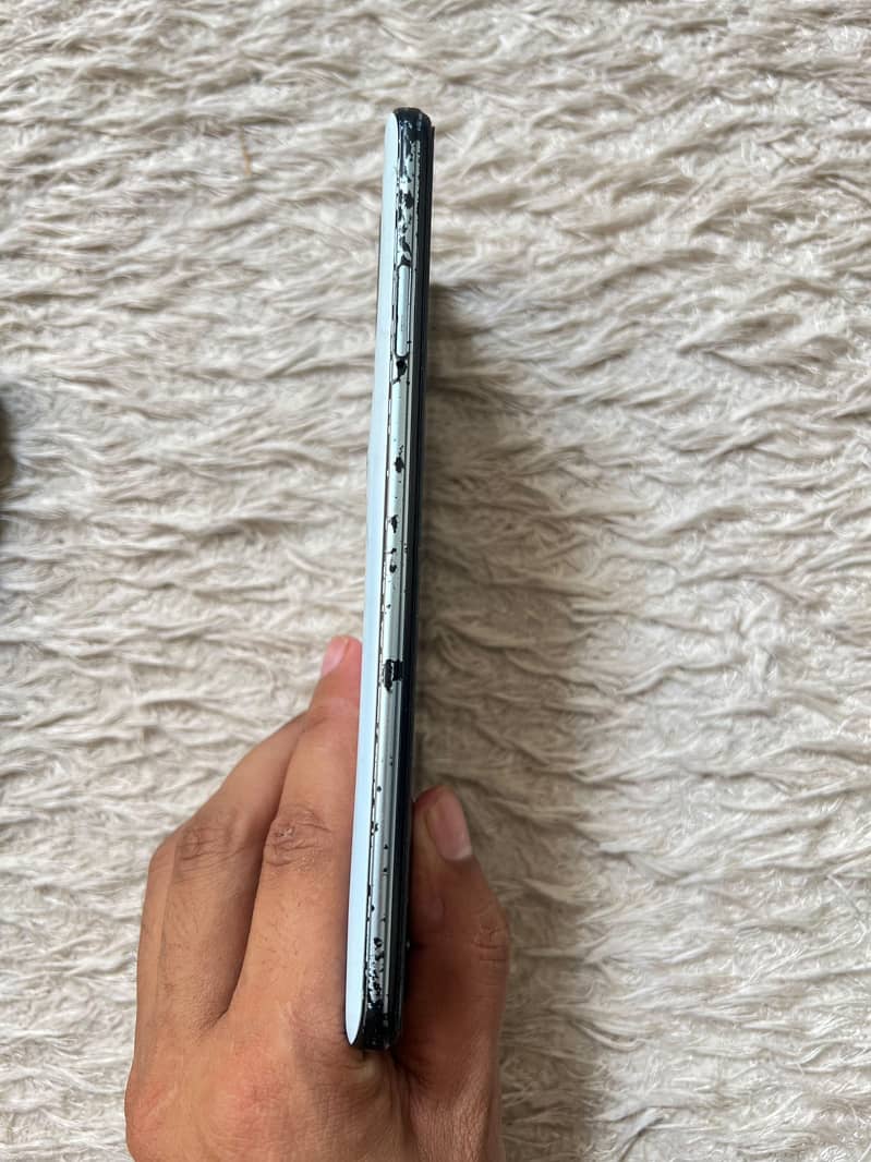 Tecno camon 16 SE 3