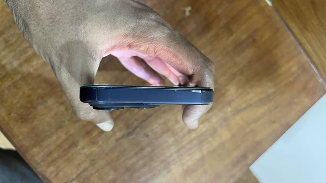 Apple iPhone 15 Pro 1