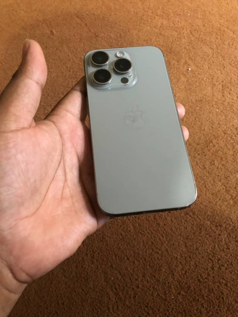 Apple iPhone 15 Pro 0