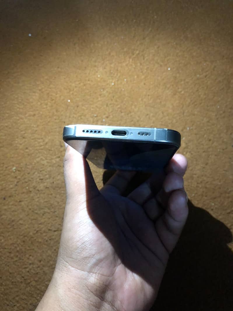 Apple iPhone 15 Pro 1