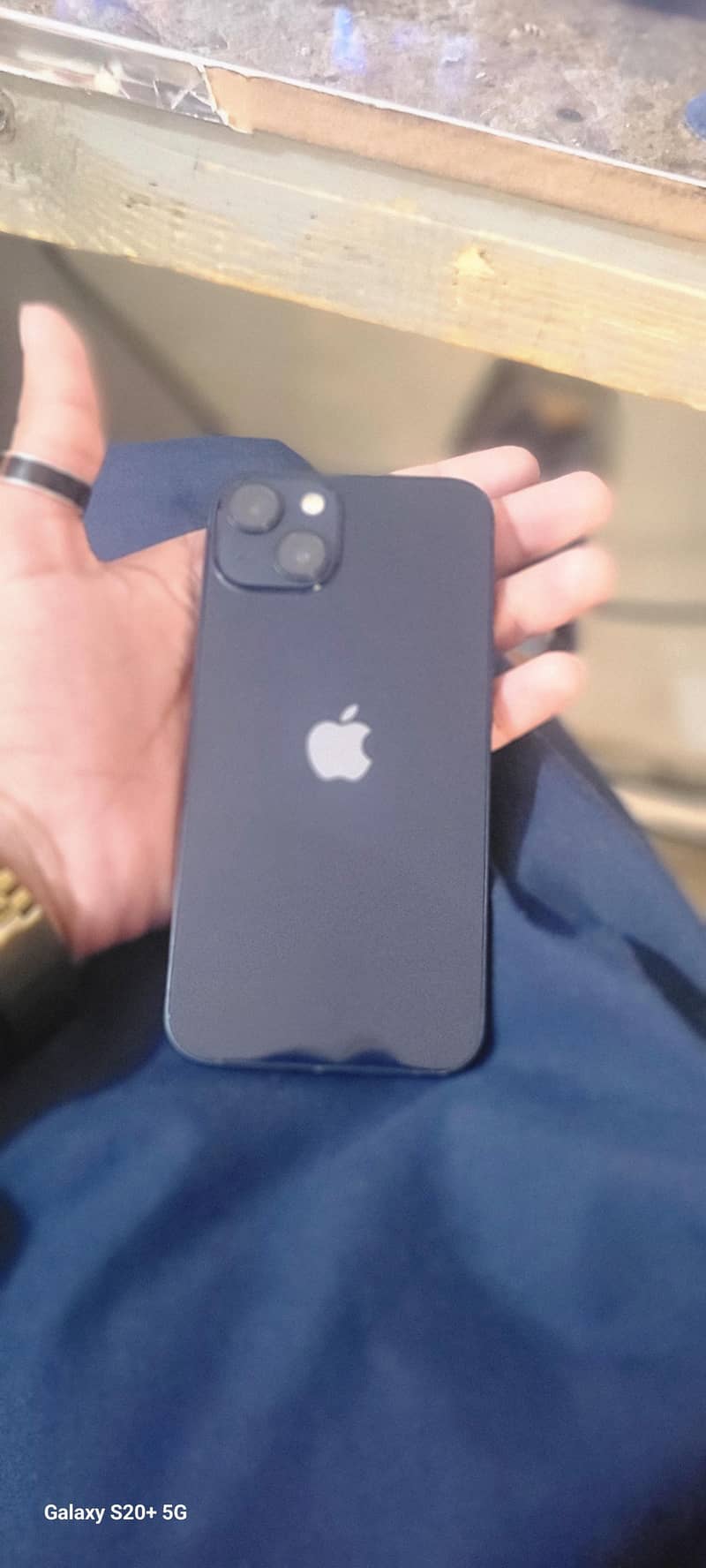 Apple iPhone 13 7