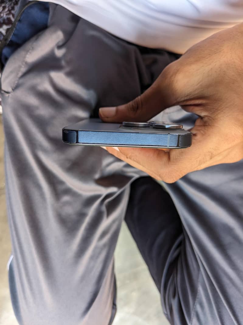 Apple iPhone 13 Pro 2