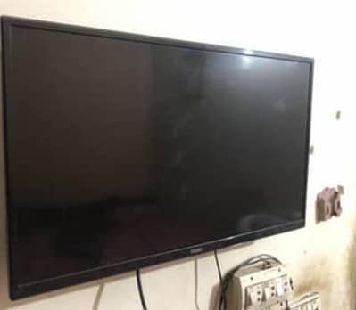 lcd haier 42 inch 10/10 urgent sale 03080087198