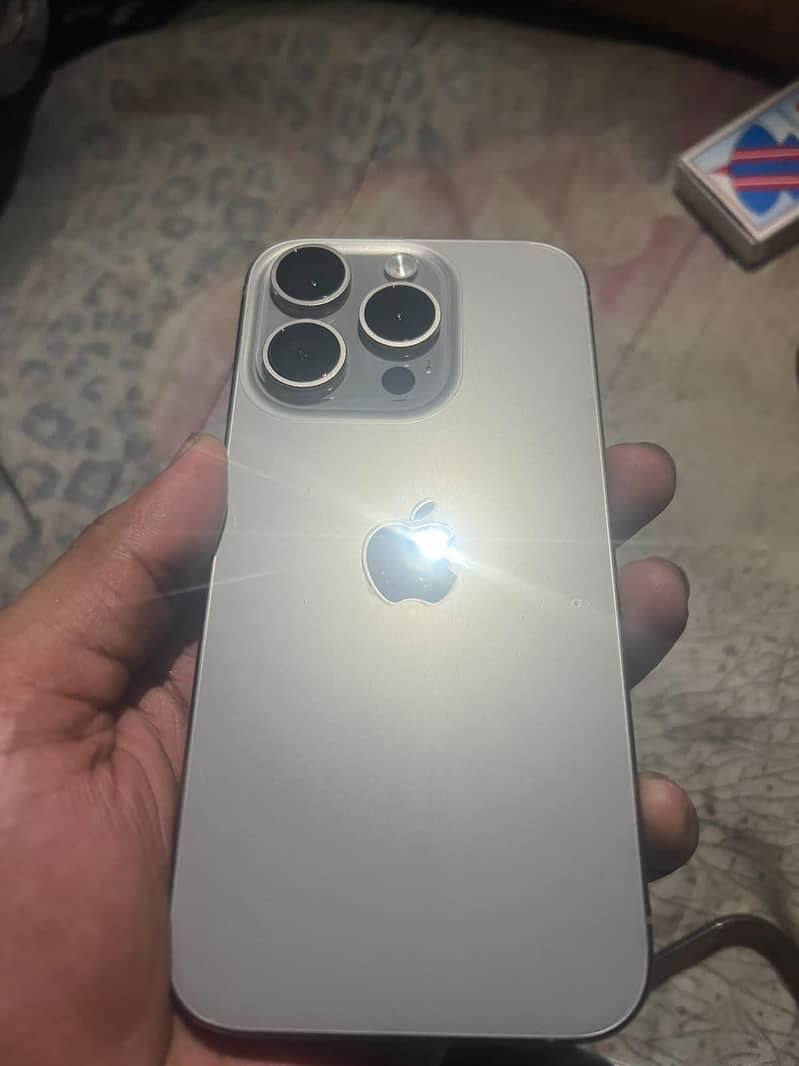 Apple iPhone 15 Pro 2