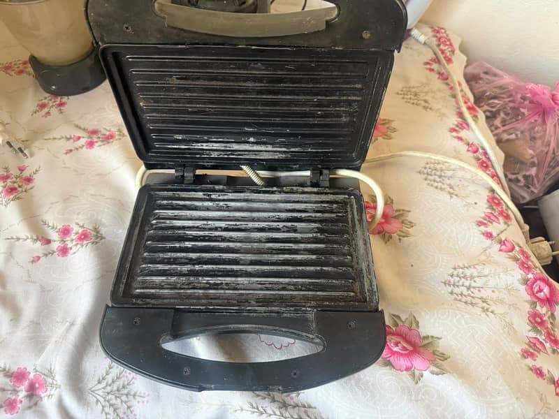 Sandwich maker 1