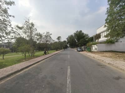 1 Kanal Facing Park Plot No 688 For Sale in Overseas A Block Bahria Town Lahore