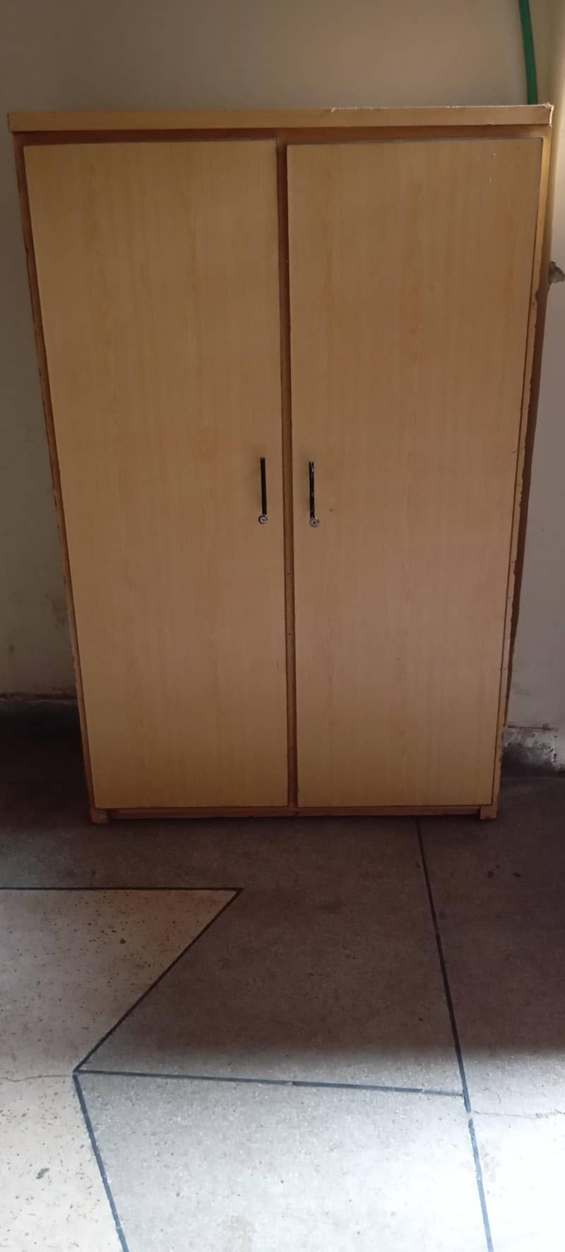 wardrobe 0