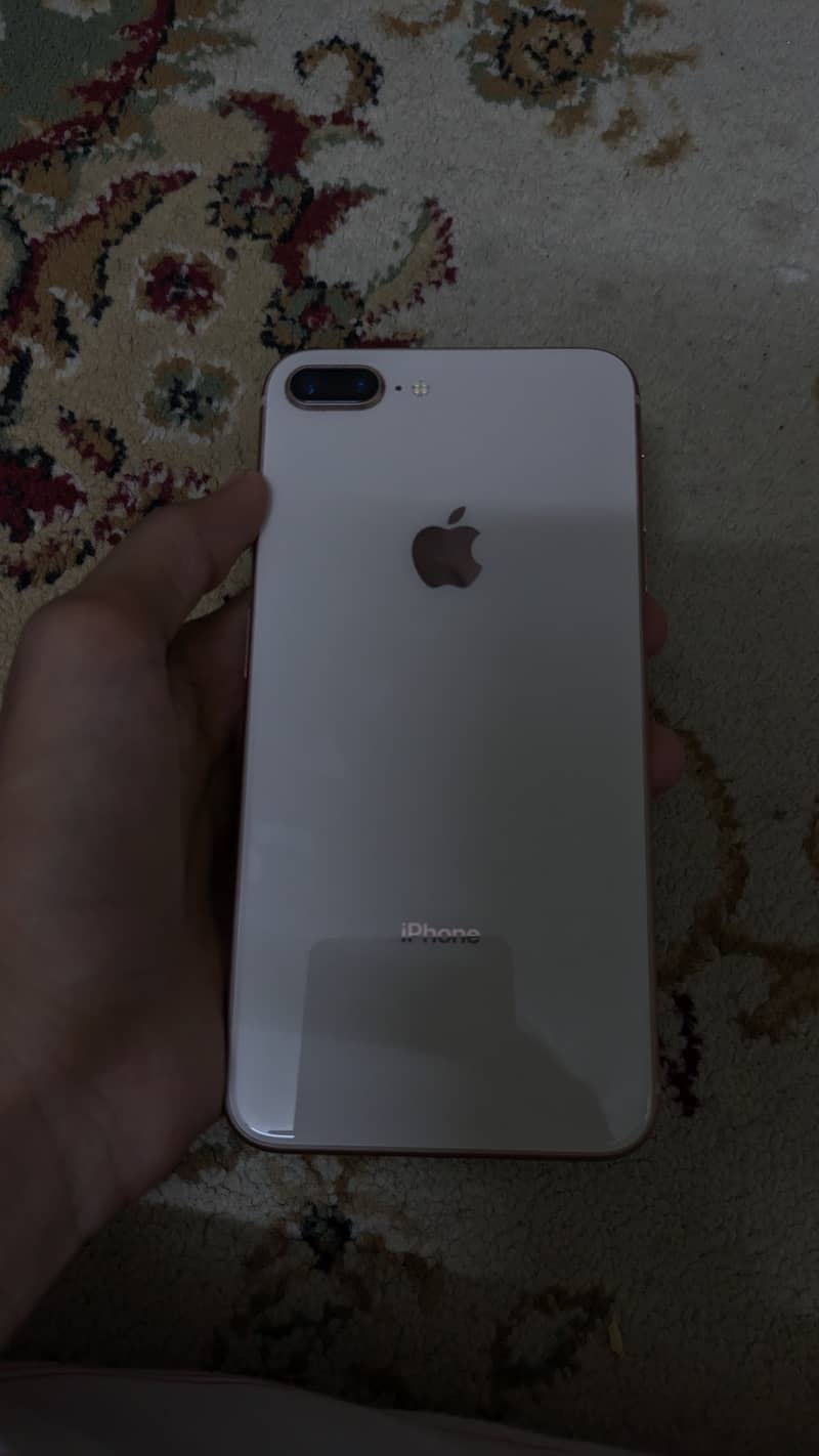 Apple iPhone 8 Plus 0