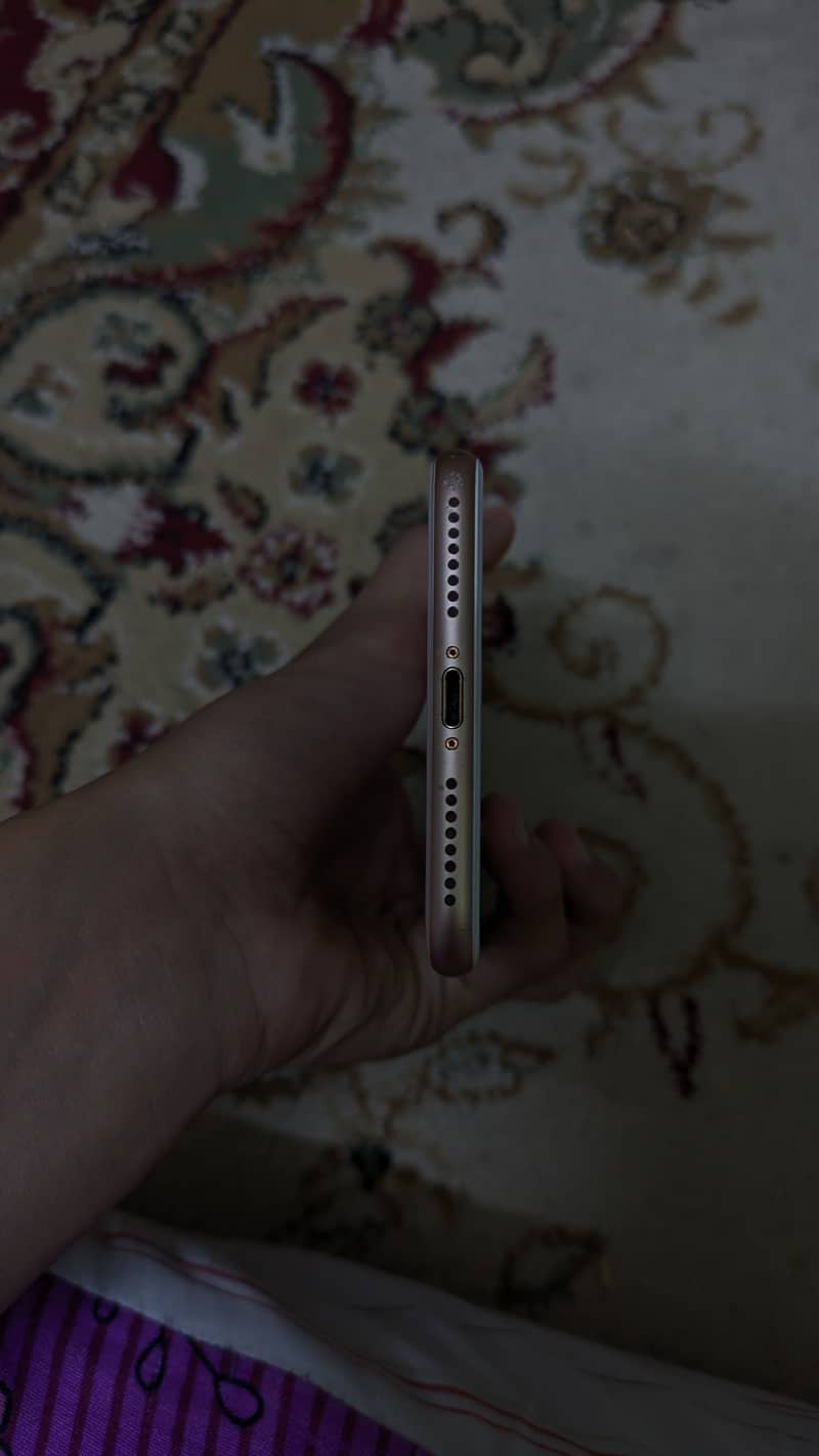 Apple iPhone 8 Plus 5