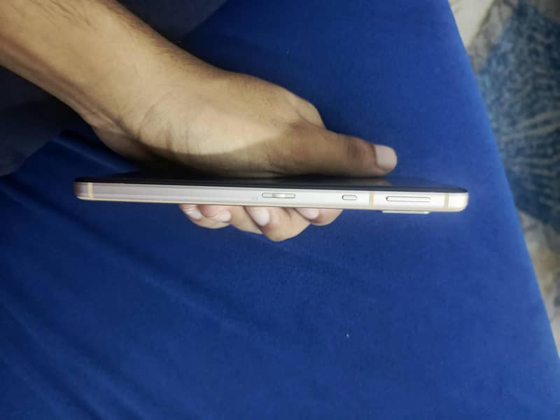 Sharp Aquos Sense 2