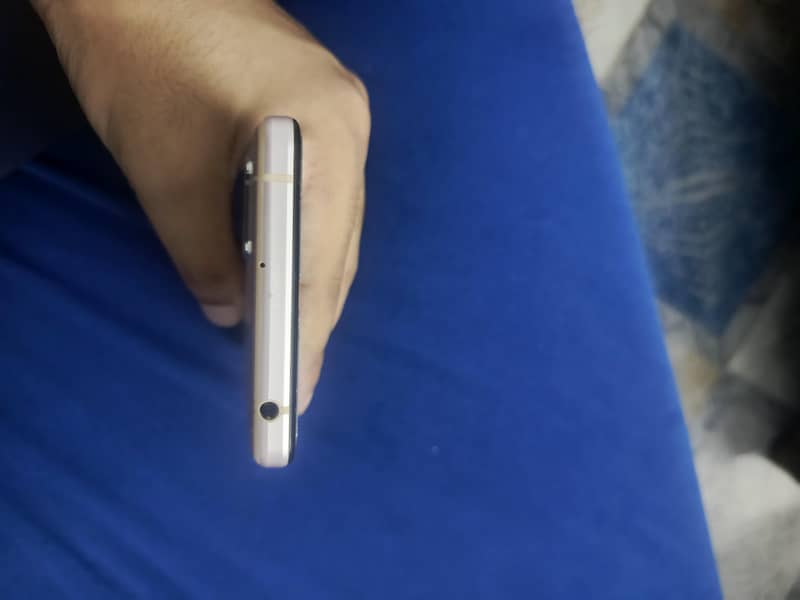 Sharp Aquos Sense 3