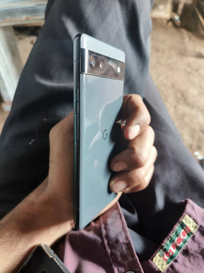 Google Pixel 6a 4