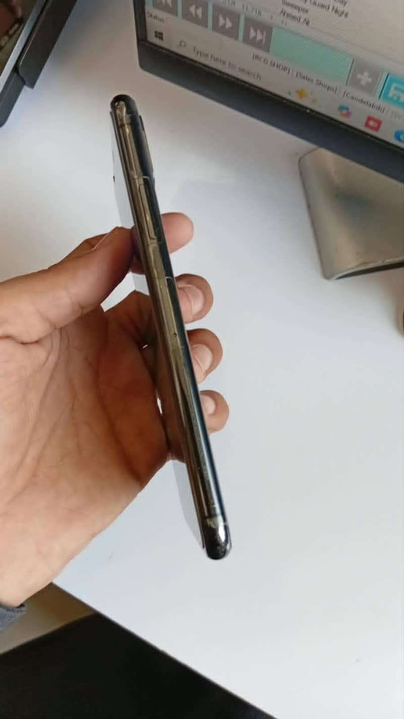 iPhone X 5