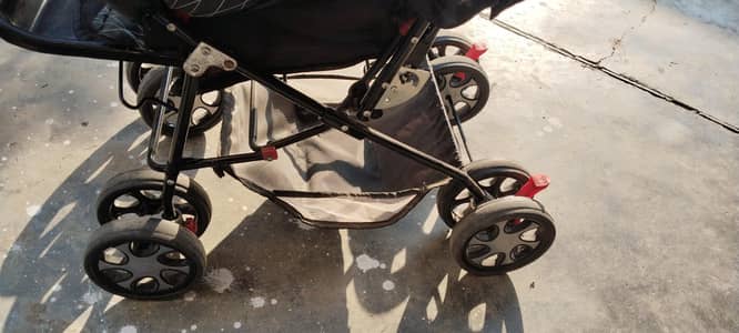 Baby pram & walker good condition 3 month use