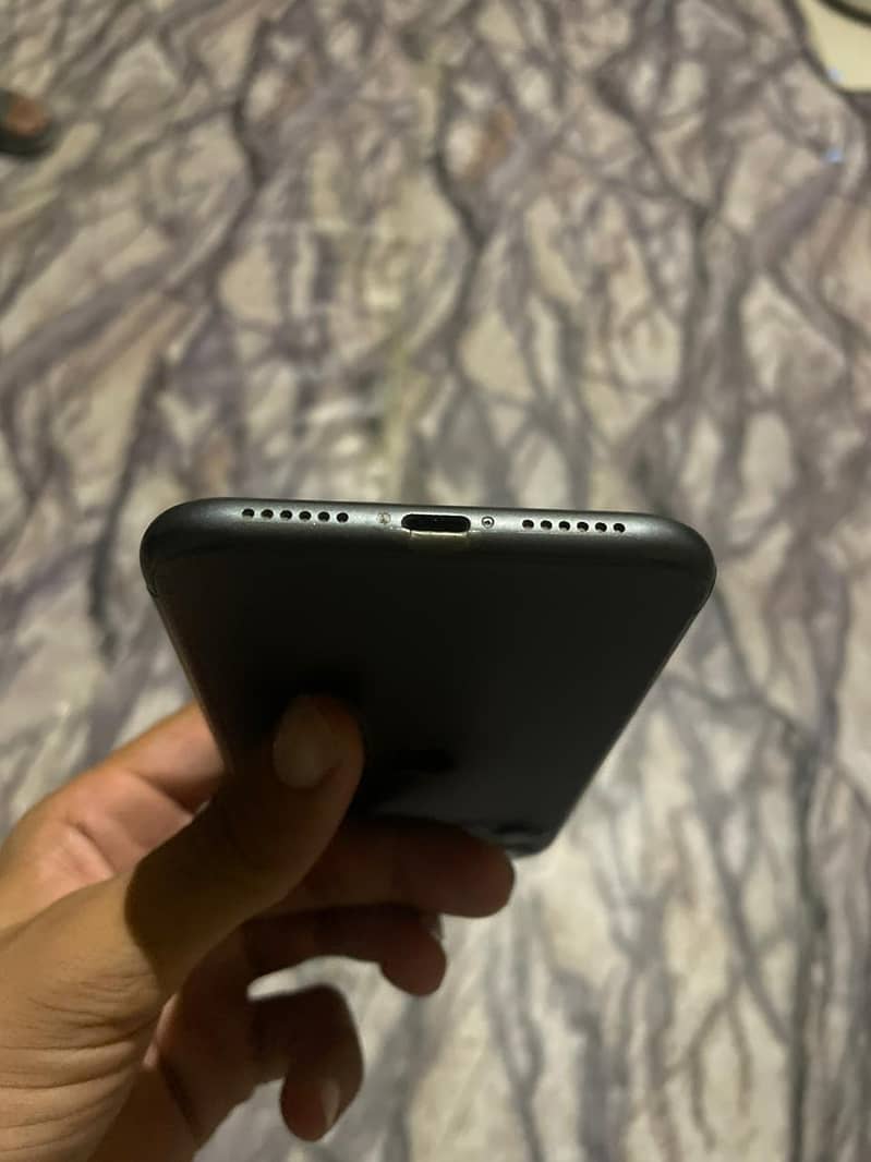 Apple iPhone 11 5