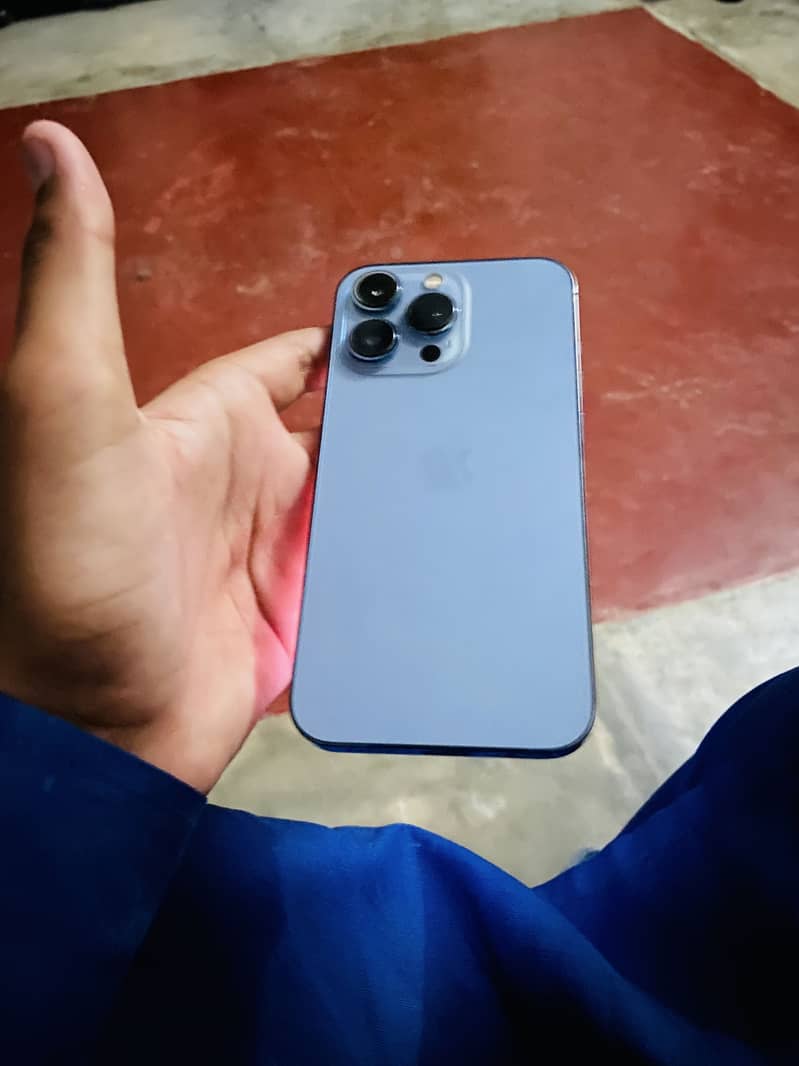 Apple iPhone 13 Pro 2