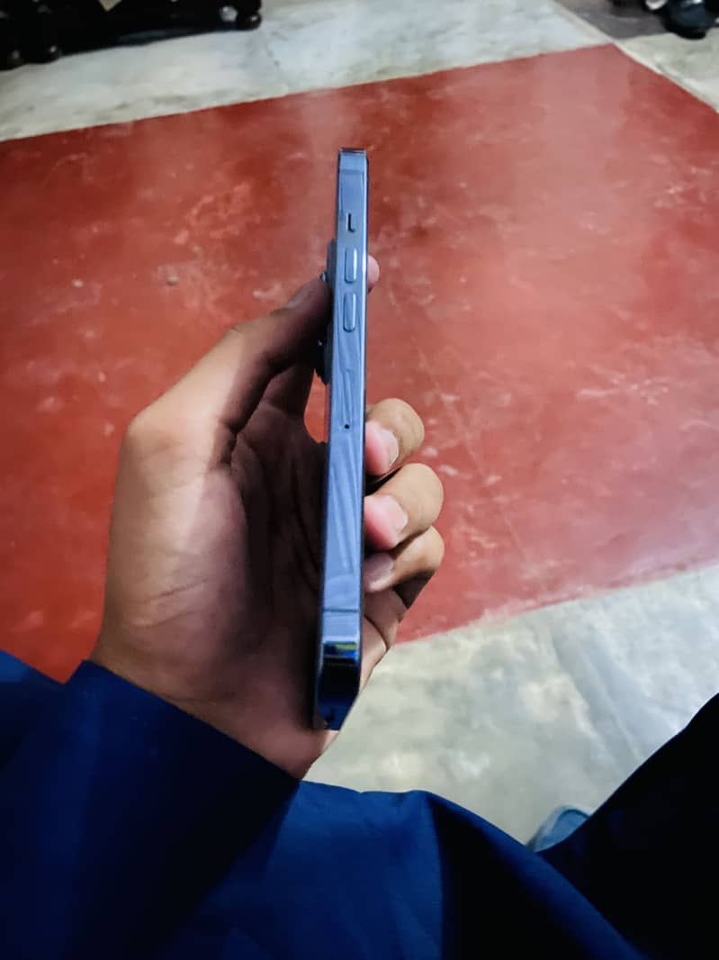 Apple iPhone 13 Pro 3