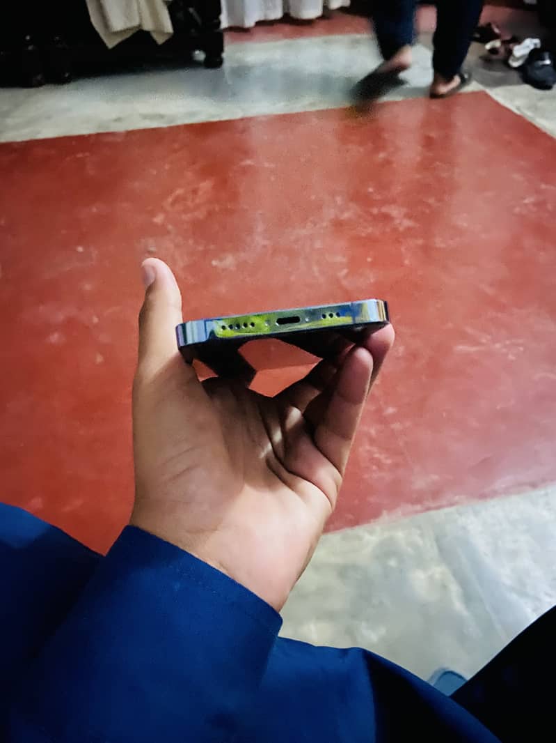 Apple iPhone 13 Pro 4