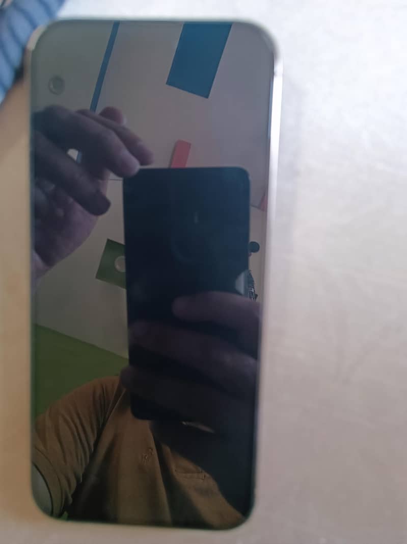 iPhone 16 Pro Max 3