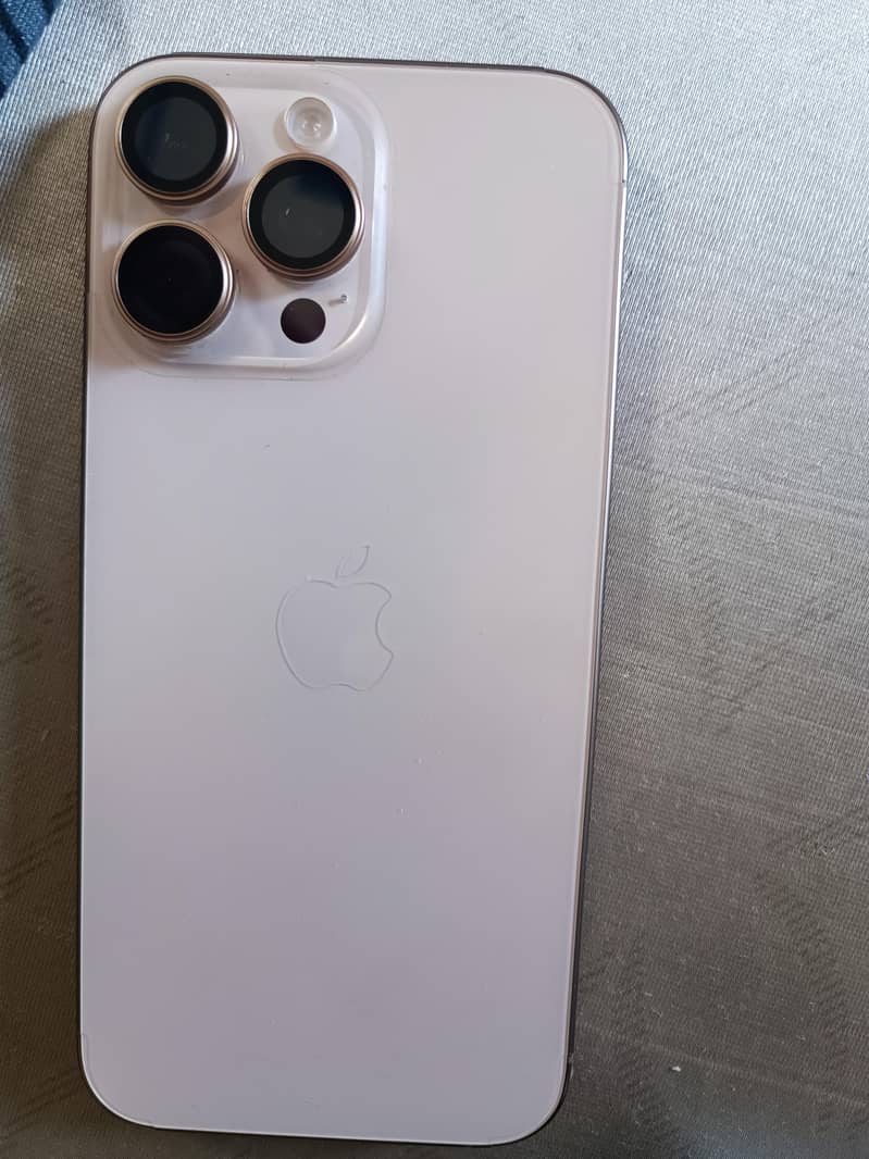 iPhone 16 Pro Max 5