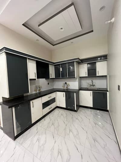 Prime Location Maintained House For Sale G+2 Sized 200 Square Yards Available In Federal B Area - Block 12