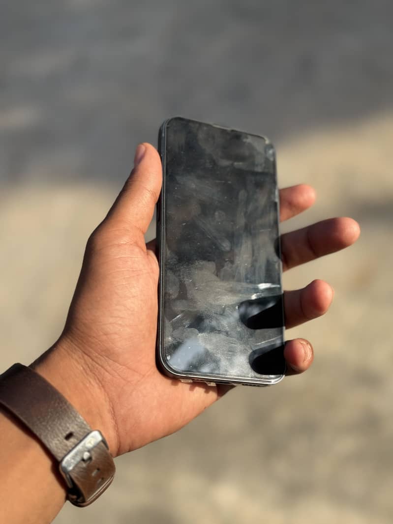Apple iPhone 13 4