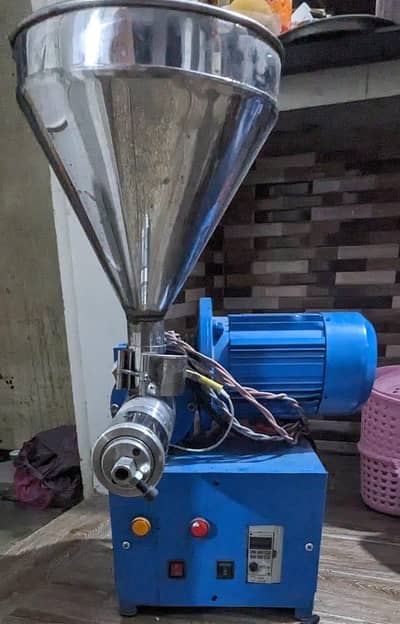 Cold press oil machine