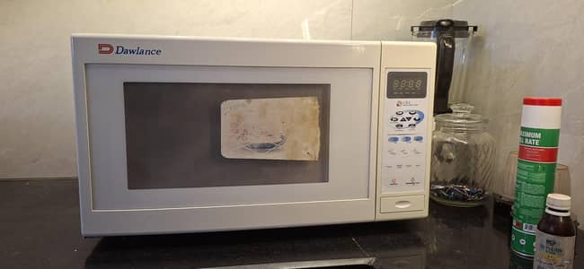 Dawlance Microwave oven very good condition