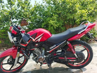 one hend use bhot achi bike ha