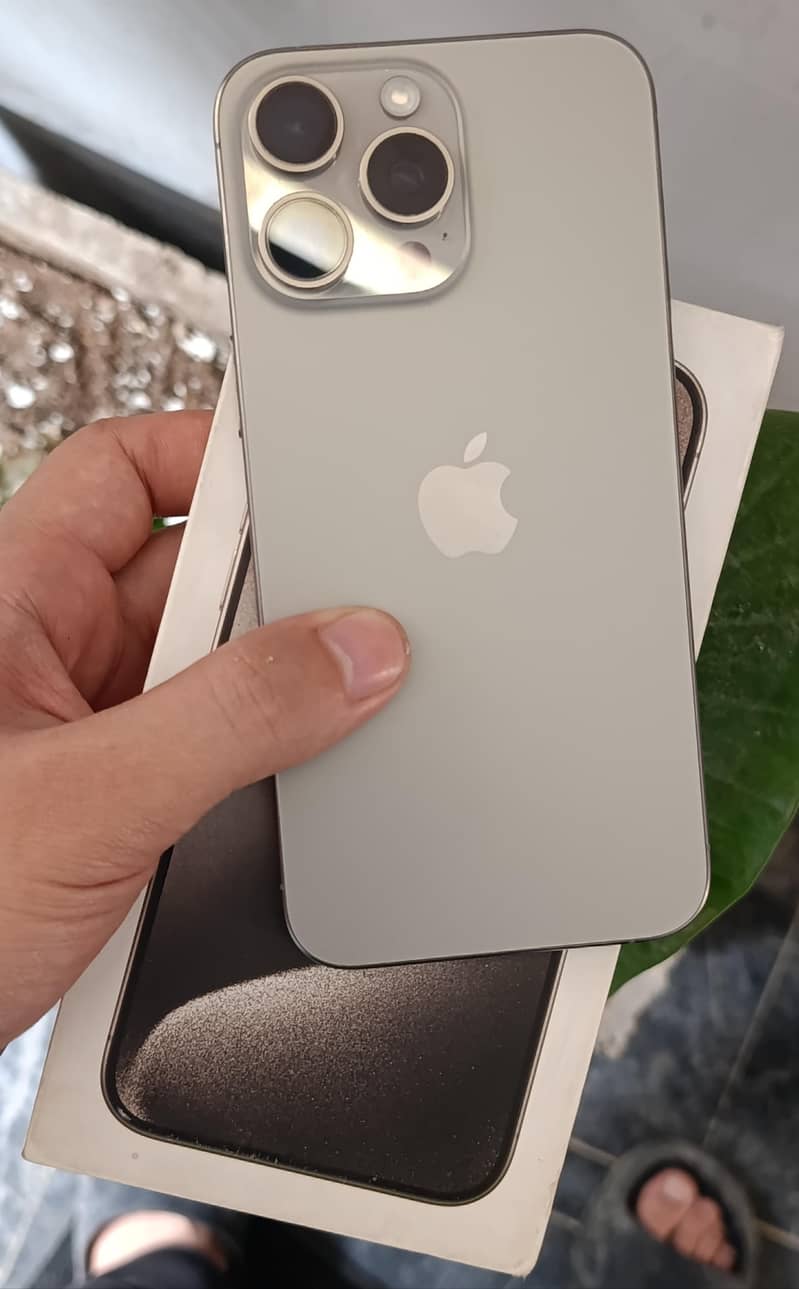 iPhone 15 Pro Max 1