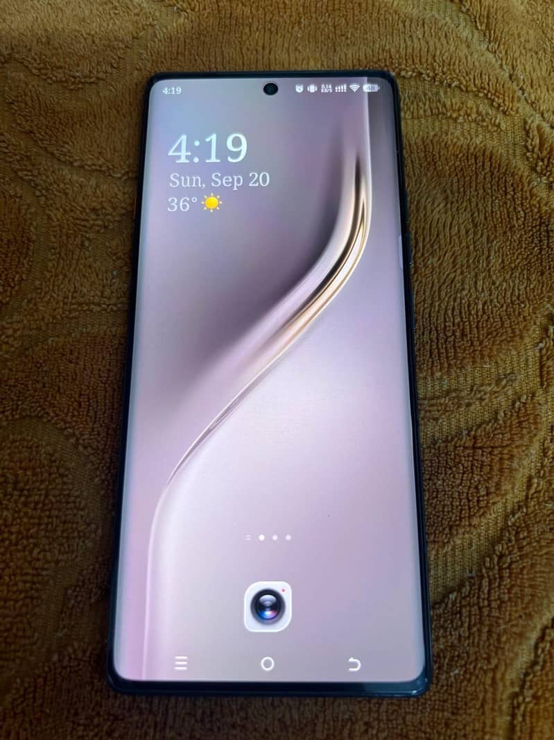 Tecno CAMON 40 Pro 0