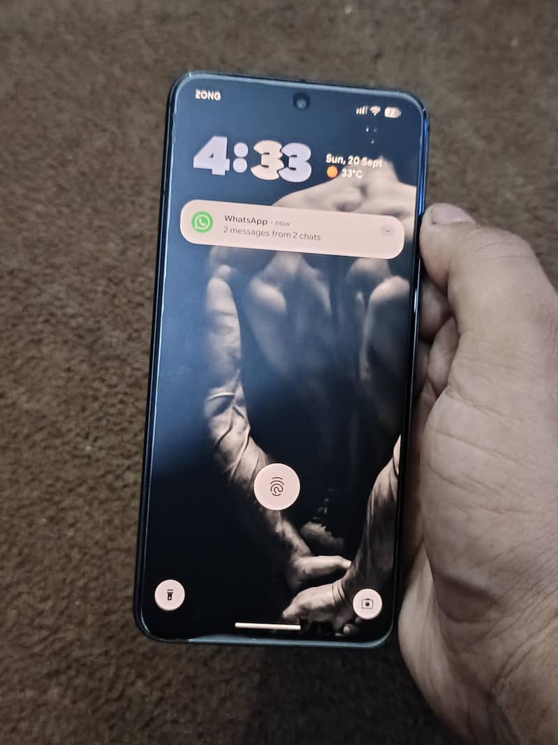 Google Pixel 8 4