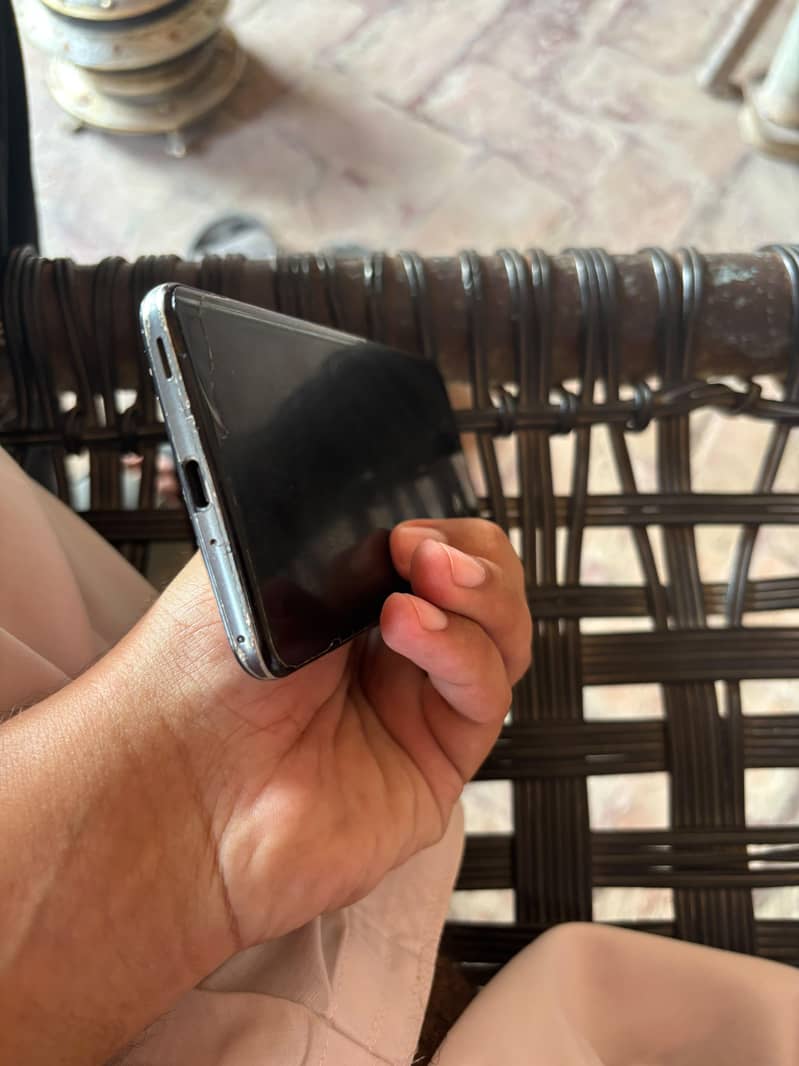 Sharp Aquos Zero 2 3