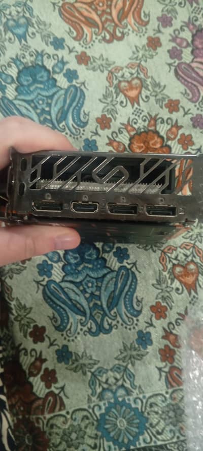 RX 6600 NO DISPLAY FAN SPINNING