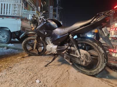 yammah YBR 125g bike hai saaf bike hai