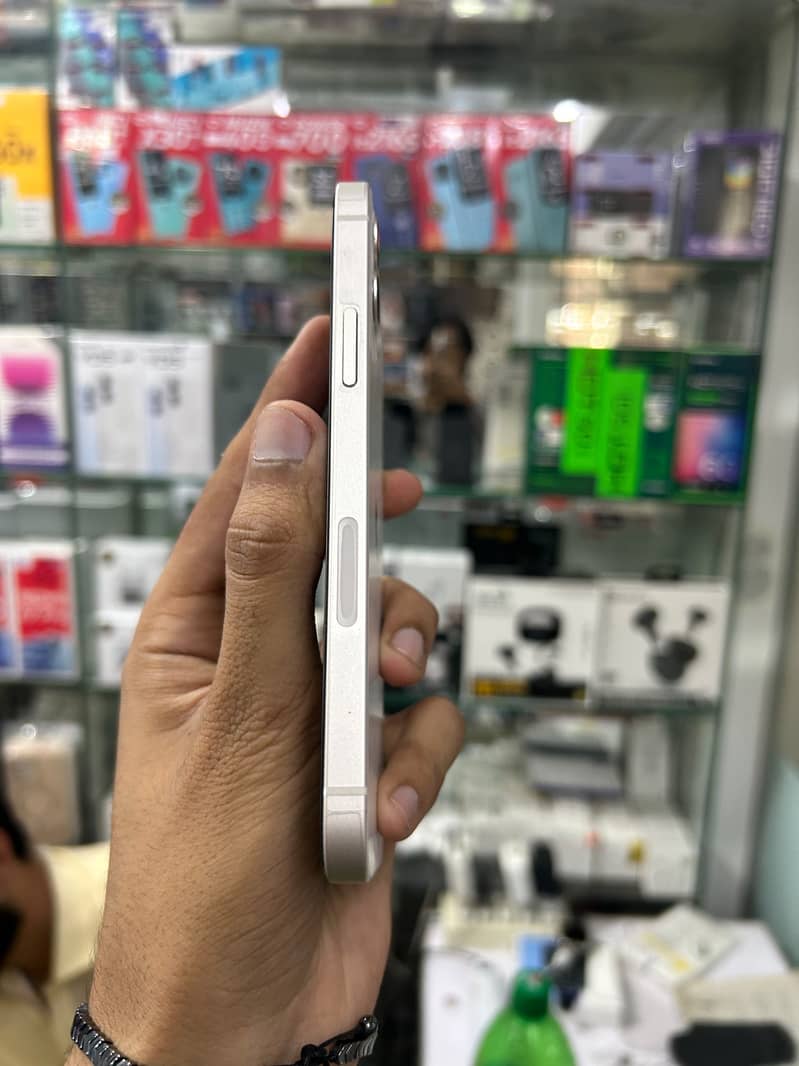 Apple iPhone 12 1