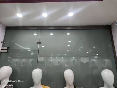 12mm tempered glass panels and 2 door with complete fittings