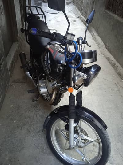 Suzuki GS 150 2021