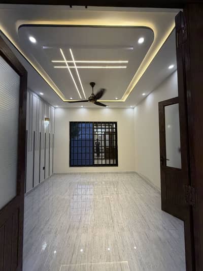 10 MARLA BRAND NEW DOUBLE STORY HOUSE FOR SALae