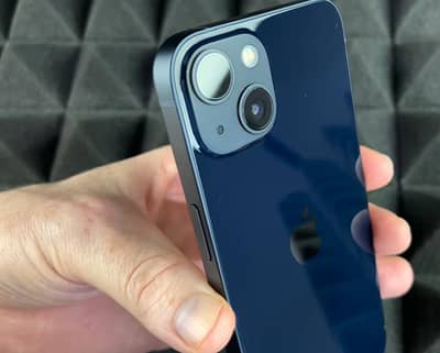 Apple iPhone 13