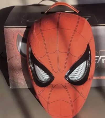 REALISTIC SPIDERMAN MASK+MOVING EYES WITH BOX
