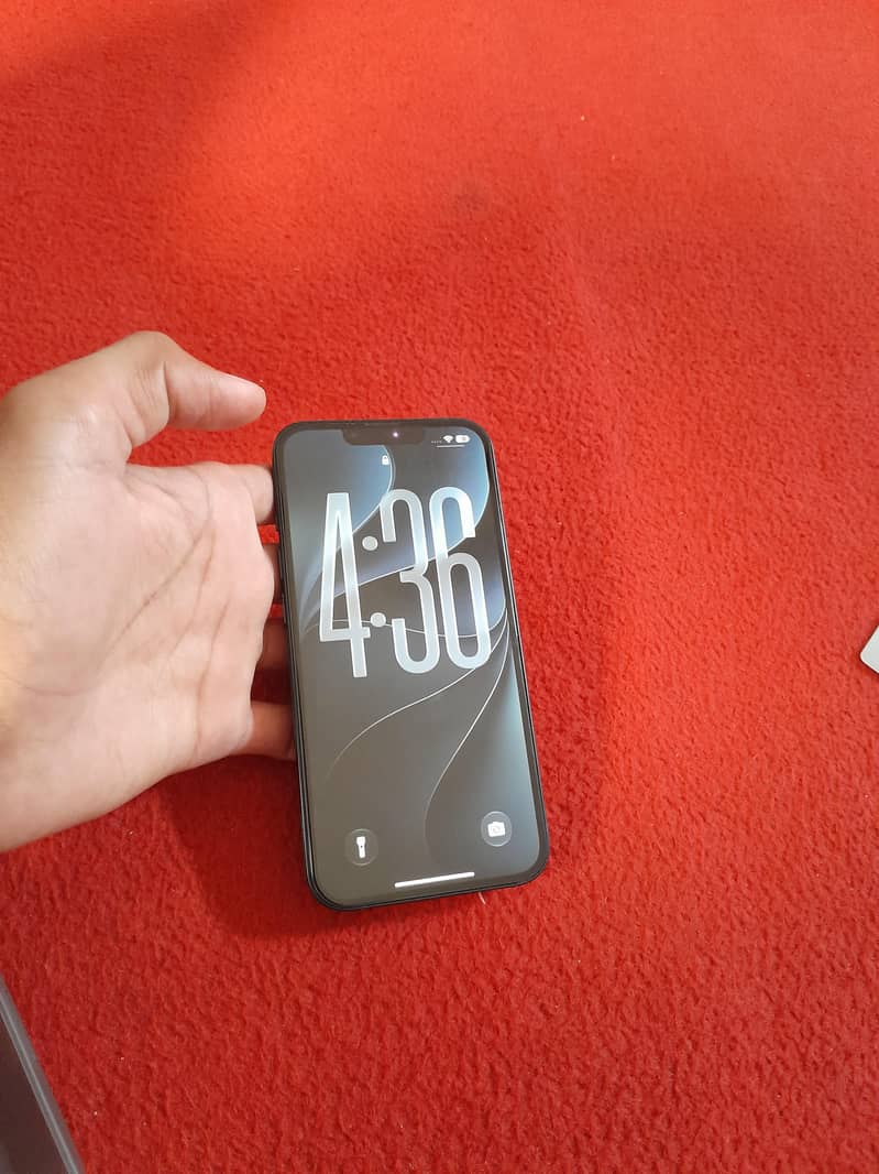 Apple iPhone 13 1