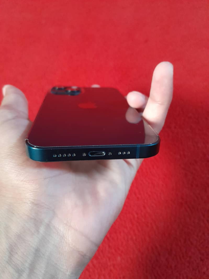 Apple iPhone 13 4