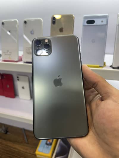 iPhone 11 Pro Max (OFFER) 03275894788