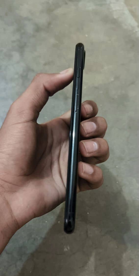 Apple iPhone 7 Plus 5