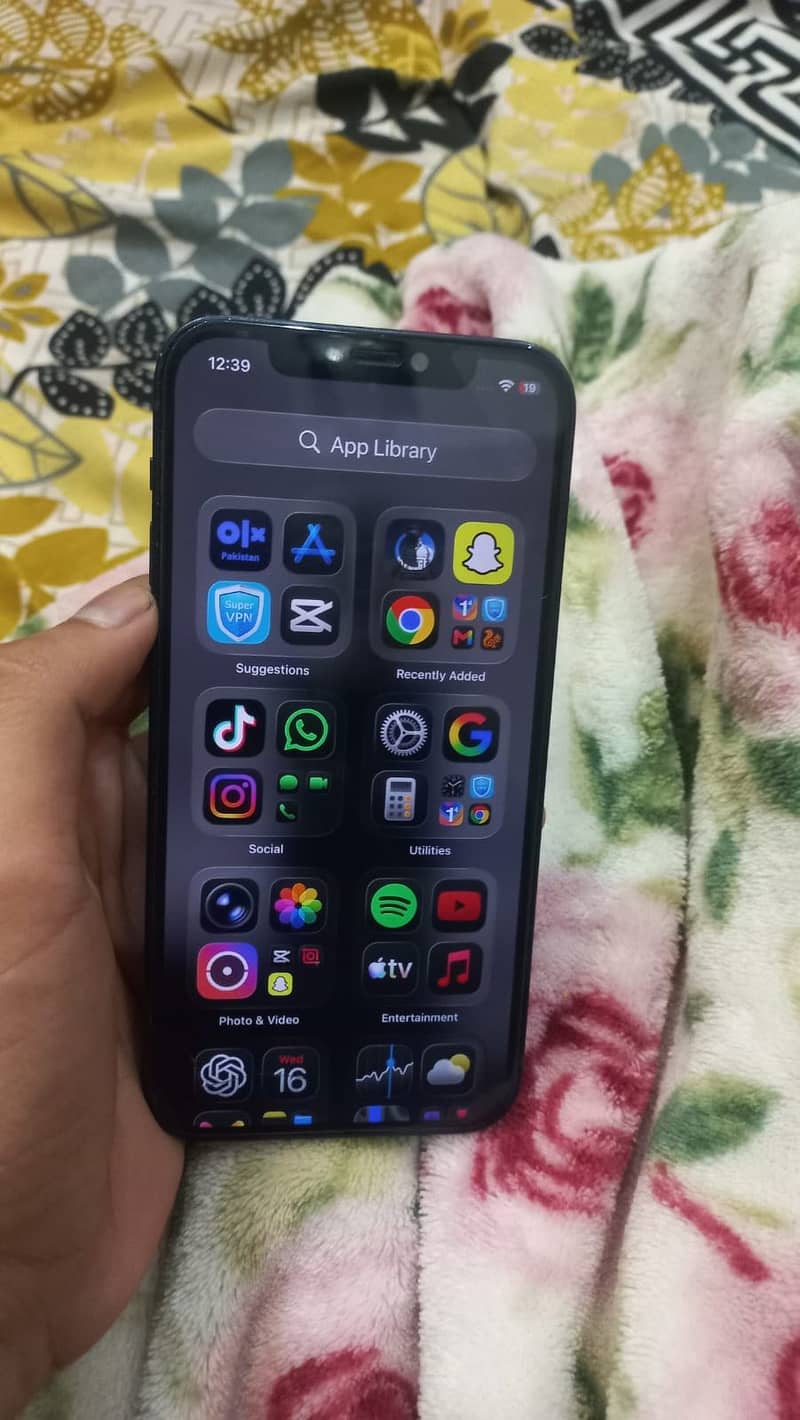 Apple iPhone 12 2