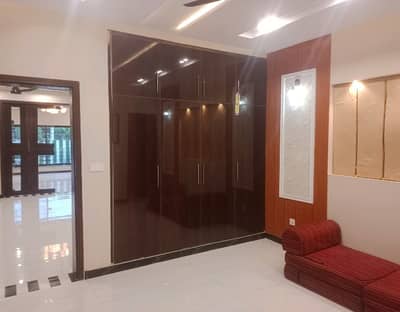 House Sized 10 Marla In Bahria Town - Sector C