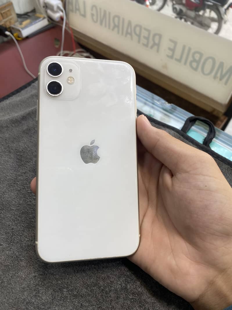 Apple iPhone 11 0