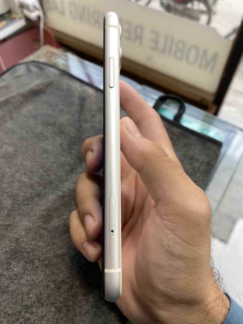 Apple iPhone 11 2